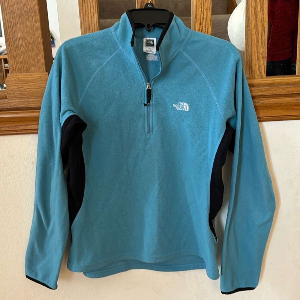 North Face light weight pullover quarter zip, size L